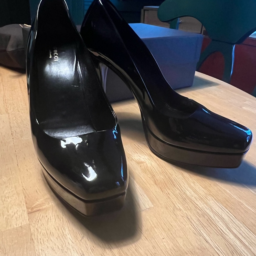 Gucci patent leather platform high heels